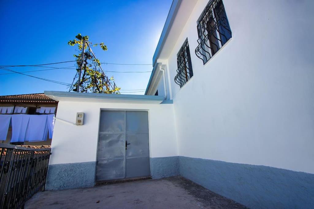 Emblematic House 3