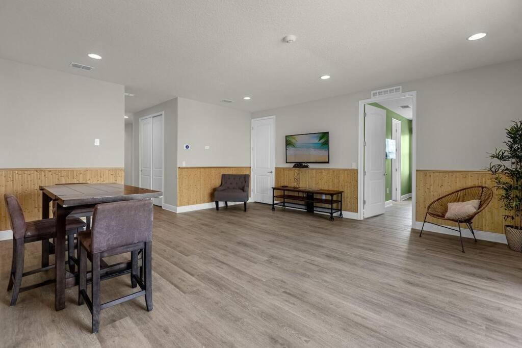 310 Falls Dr