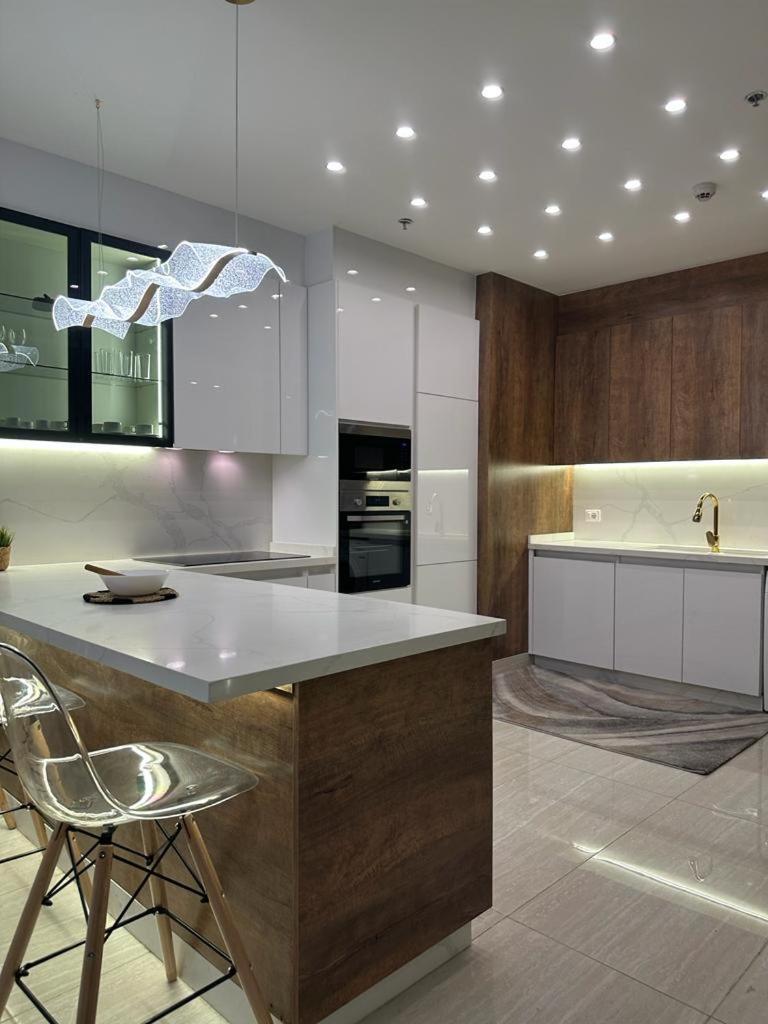 Abdoun luxurious apartment view 3