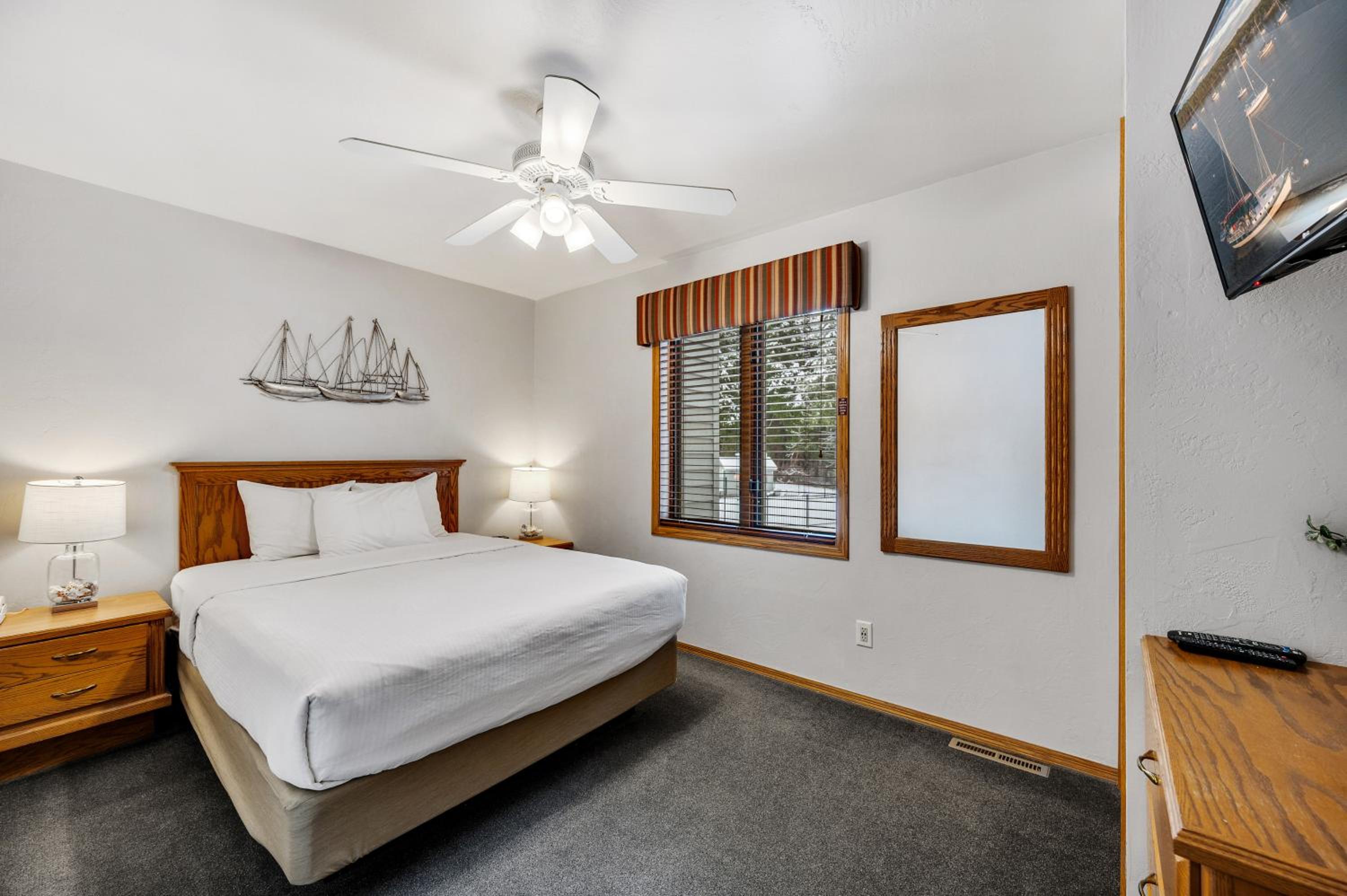 Evergreen Hill Condominiums