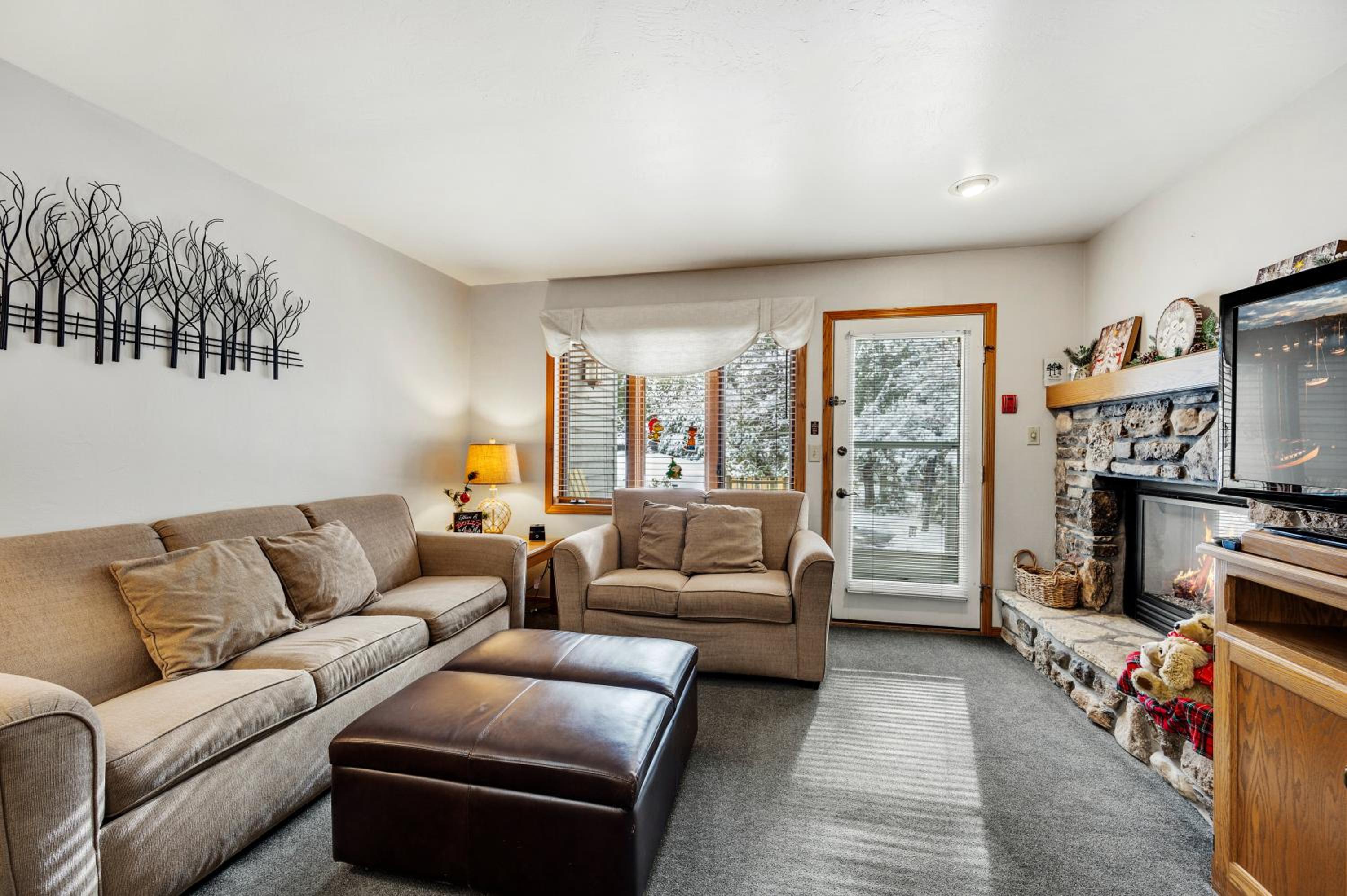 Evergreen Hill Condominiums