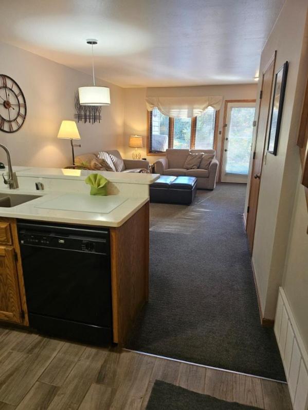 Evergreen Hill Condominiums