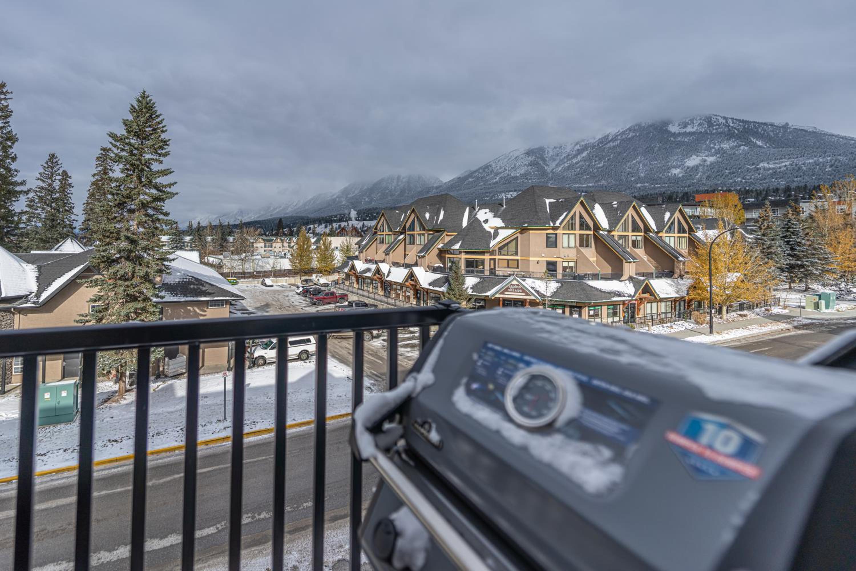 Skyline Escape - Mountain Views - Hot Tub - Pool-207
