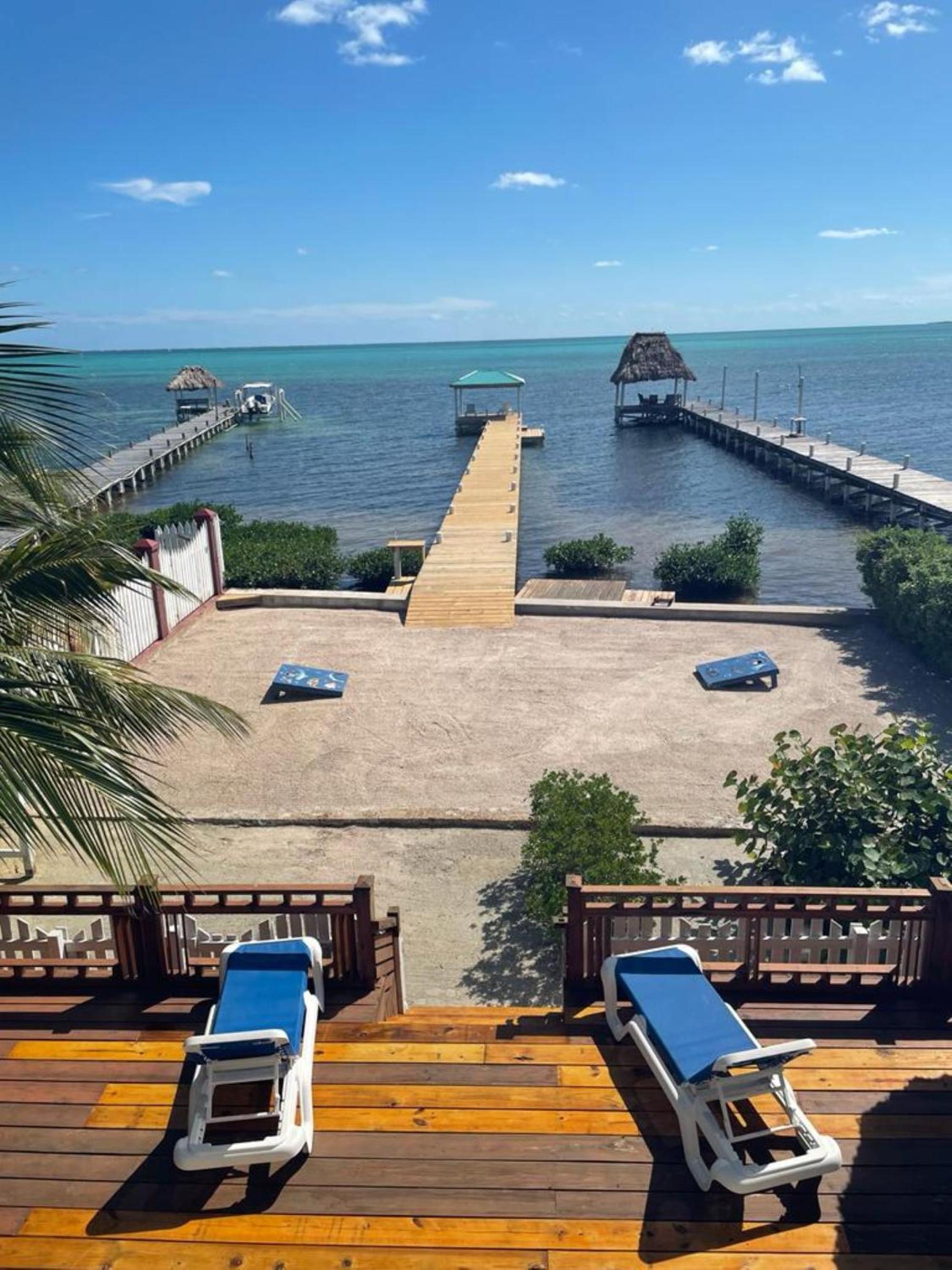 La Perla Azul Beach House with Pool