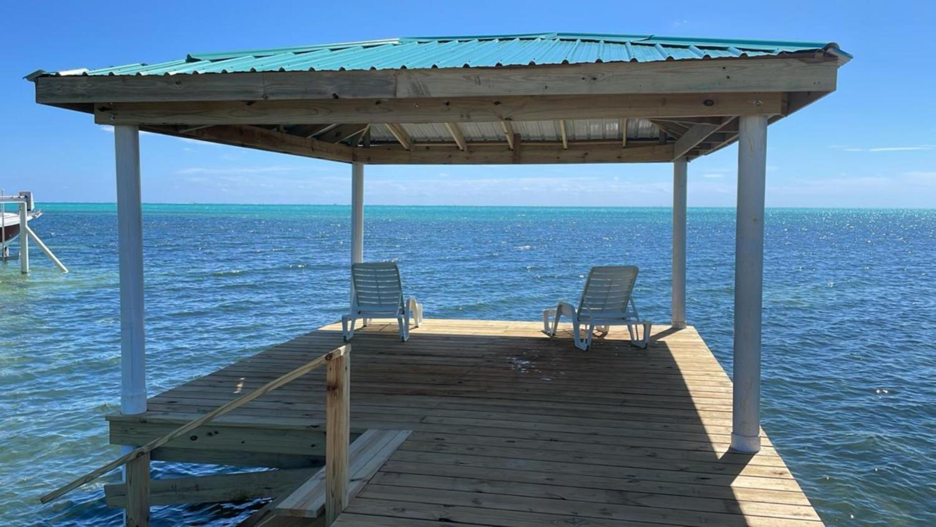 La Perla Azul Beach House with Pool