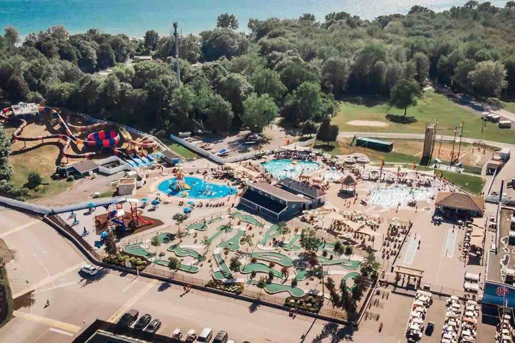 Sherkston Oasis - Hot Tub Soaks & Luxurious Escape