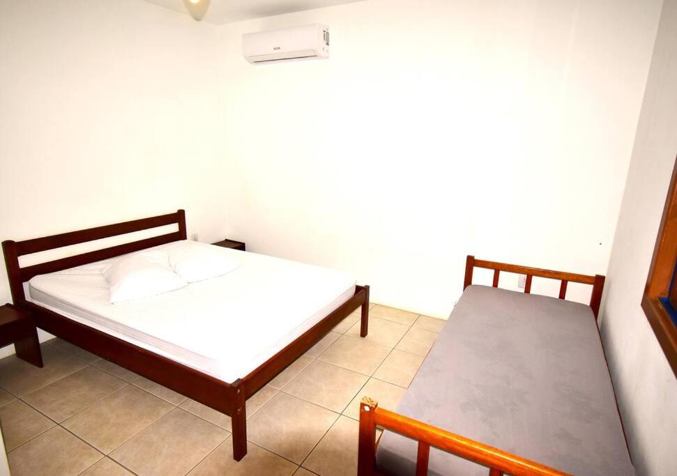 Casa Içara - 4 quartos - piscina
