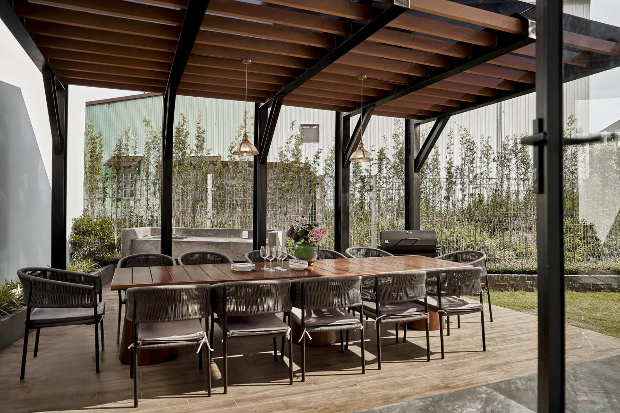 LAKE HILL Villas