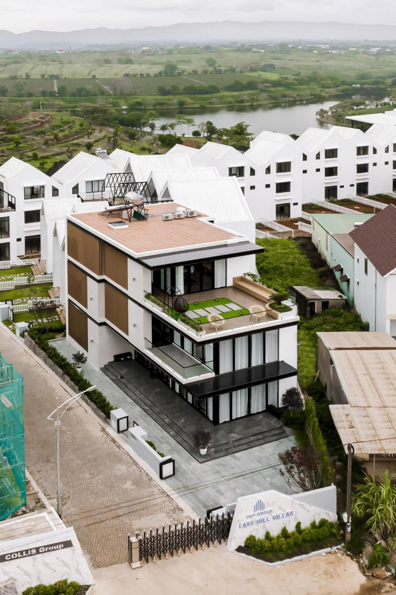 LAKE HILL Villas