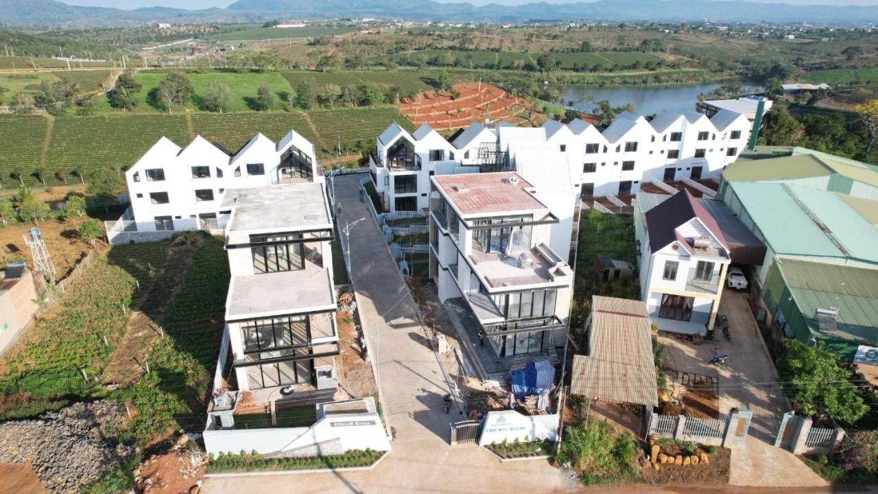 LAKE HILL Villas