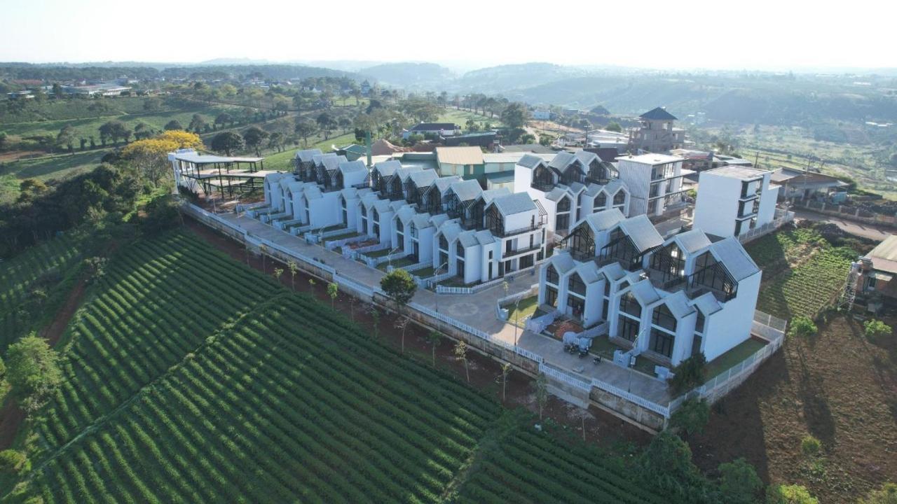 LAKE HILL Villas