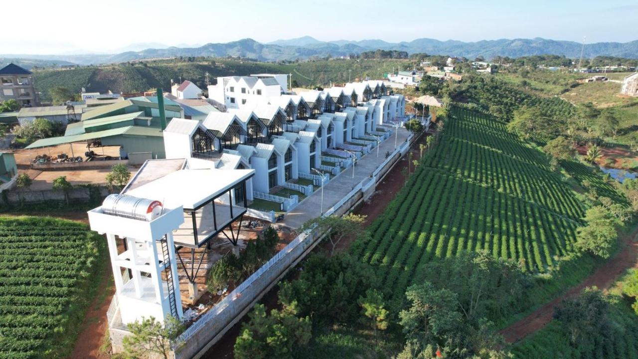 LAKE HILL Villas