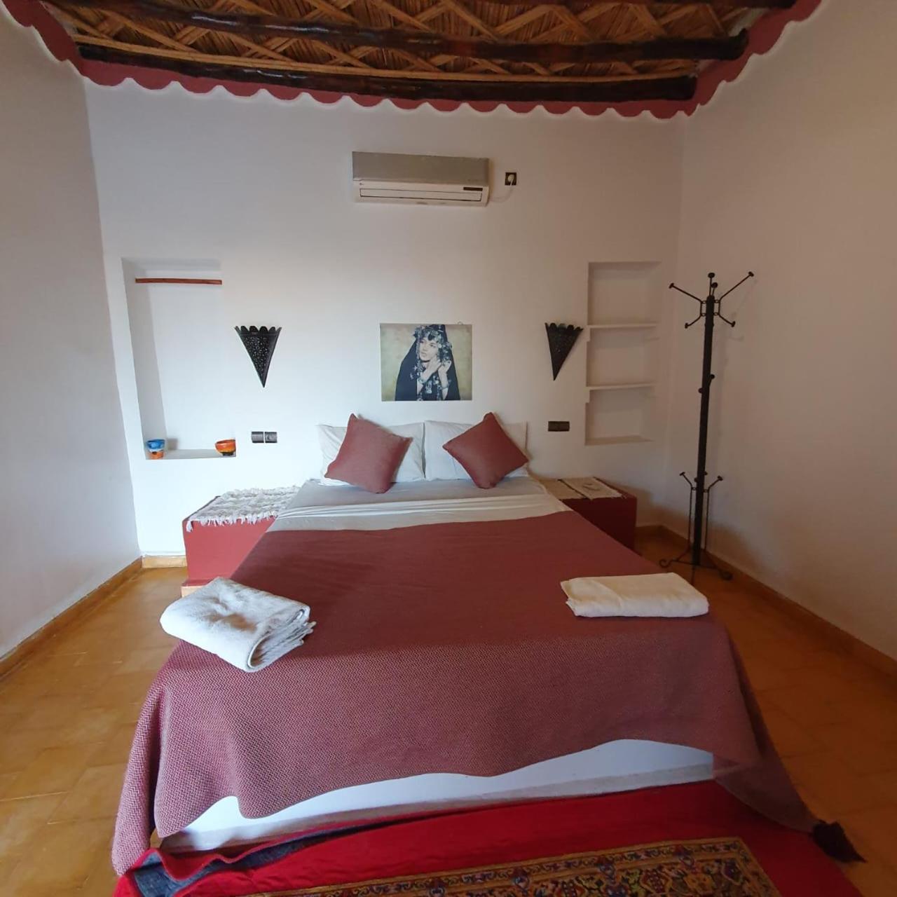 Riad Merzouga Heart view 4