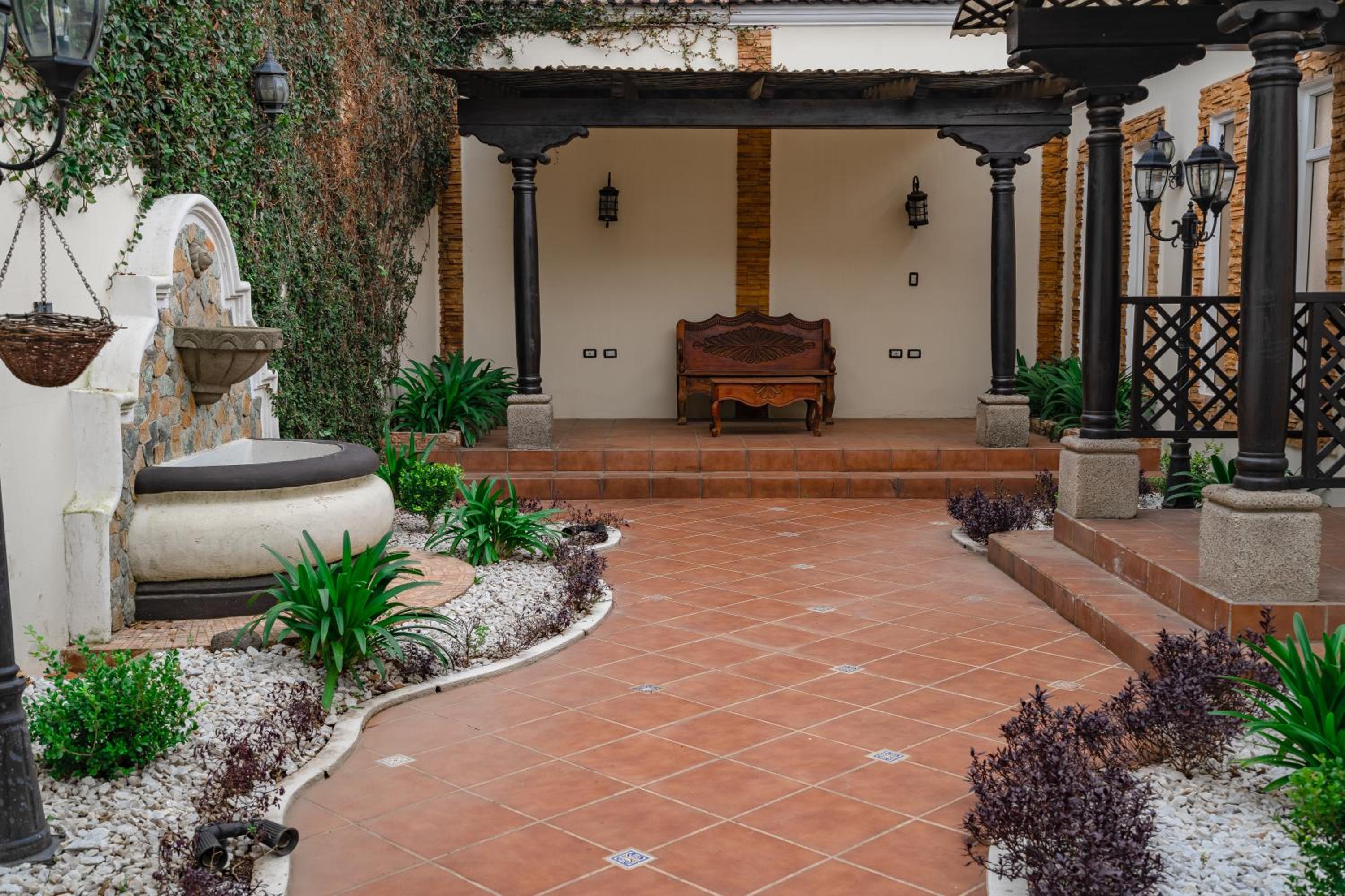 Amplia Casa Hogareña