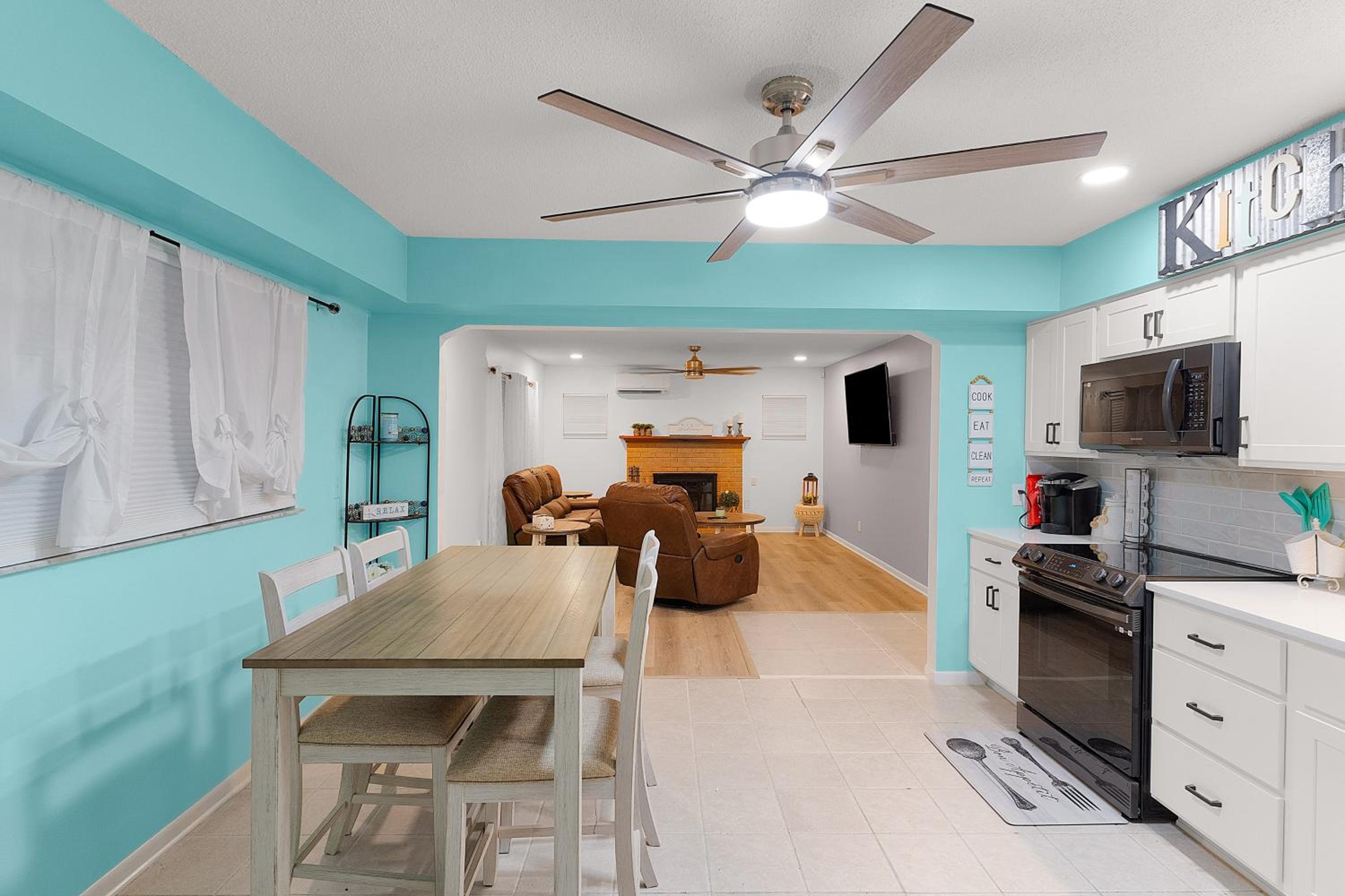 Dog-Friendly! Updated Cottage with Washer and Dryer