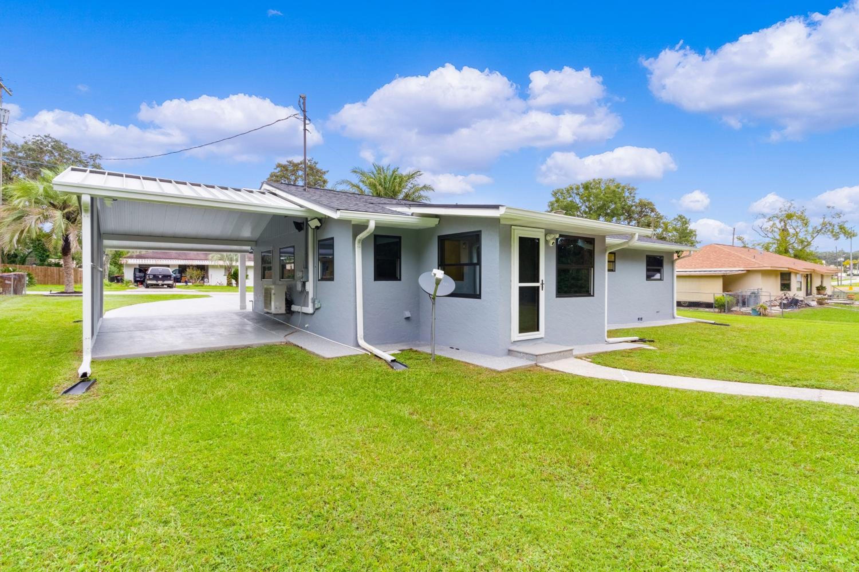 Dog-Friendly! Updated Cottage with Washer and Dryer