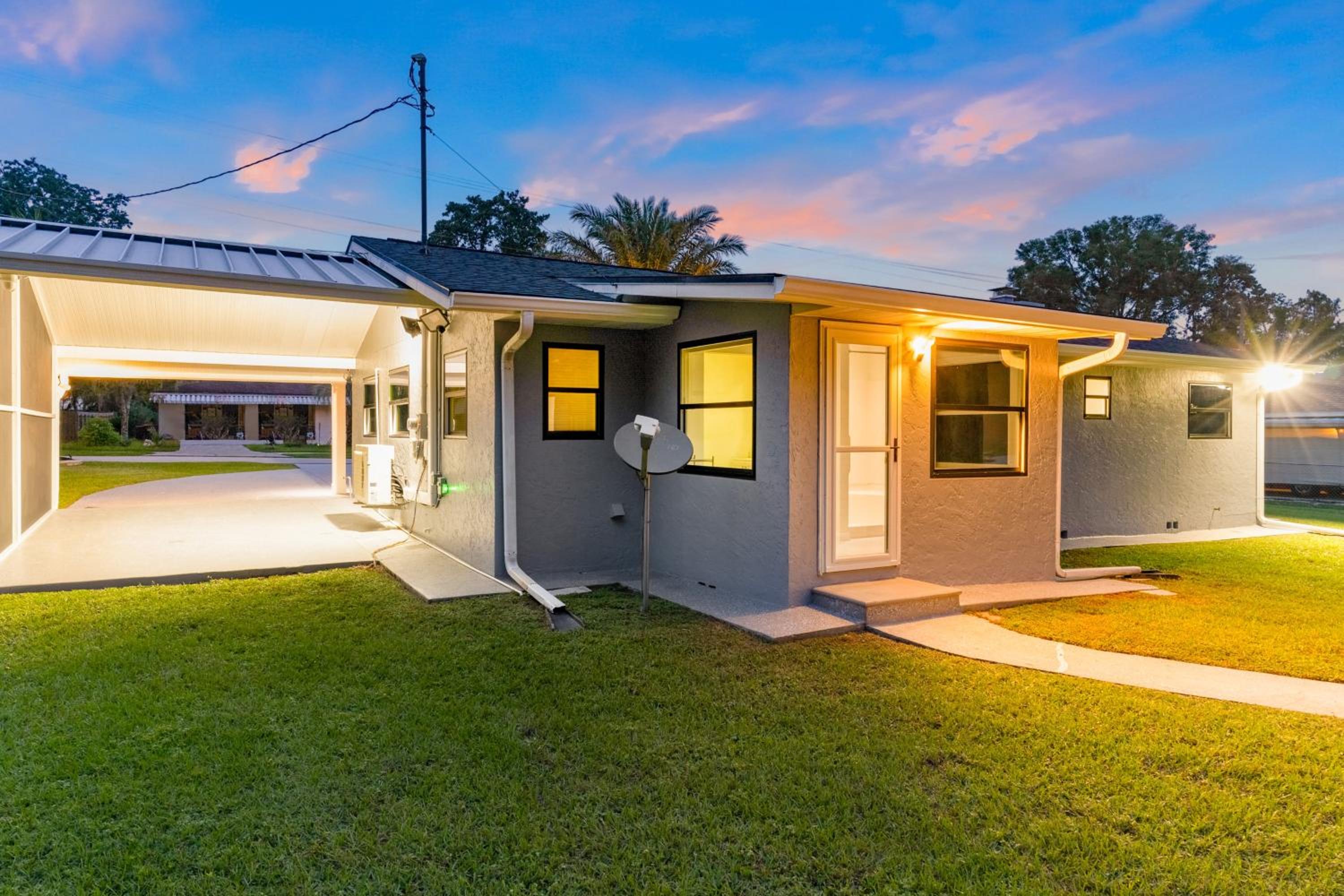 Dog-Friendly! Updated Cottage with Washer and Dryer