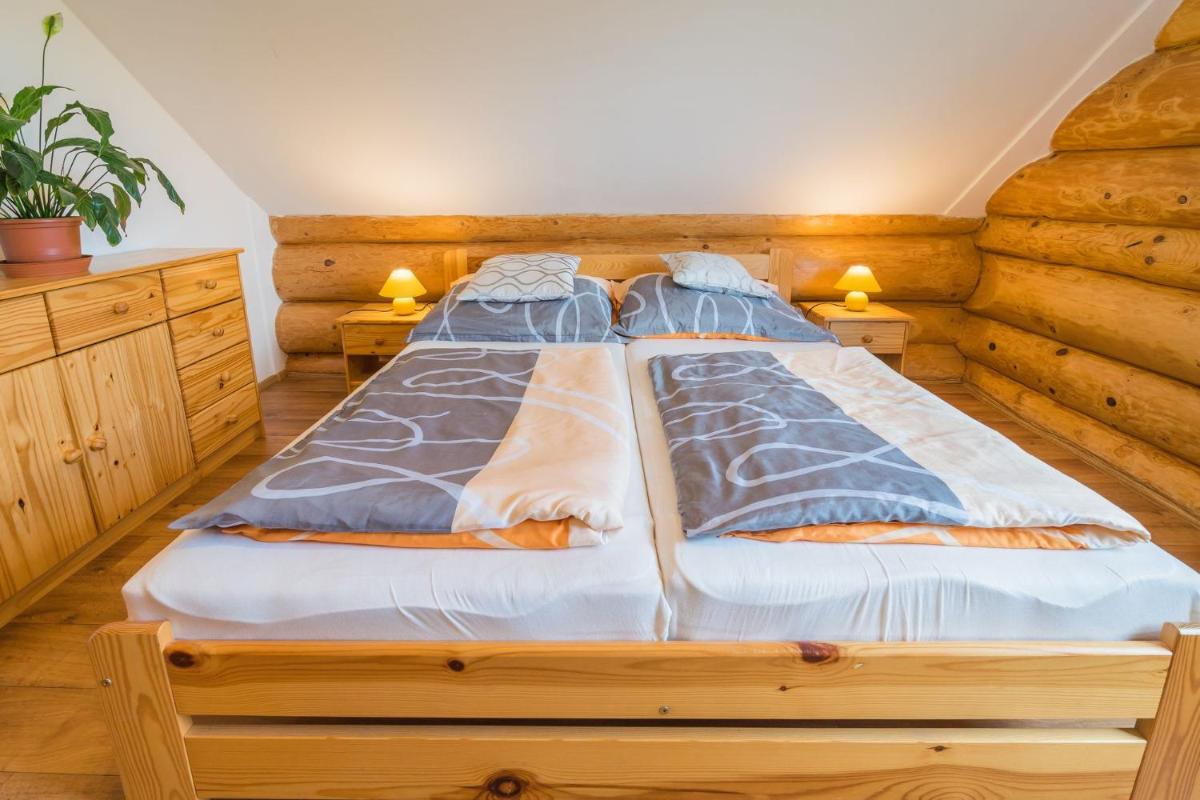 Srub pod lesíkem
