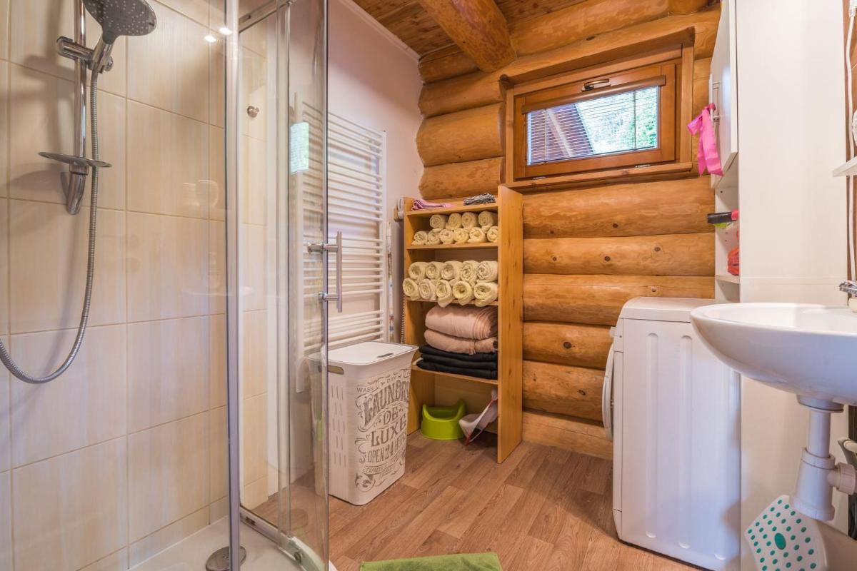 Srub pod lesíkem