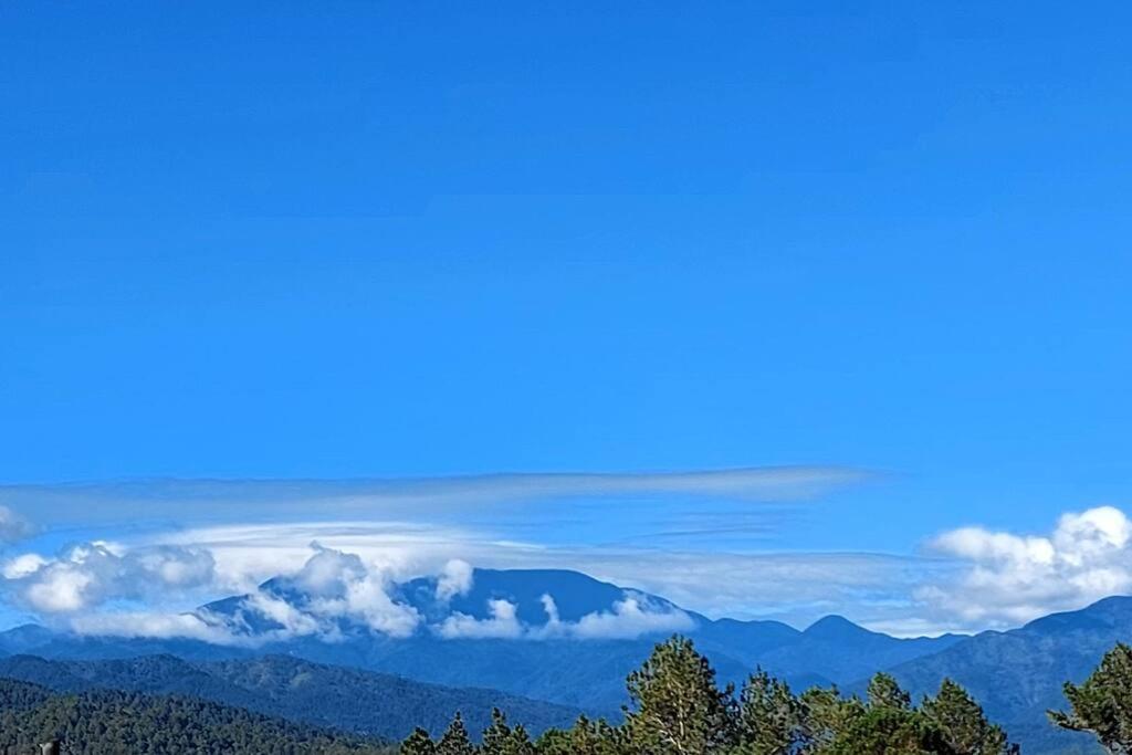 Cabaña vista a las montañas de manabao view 5