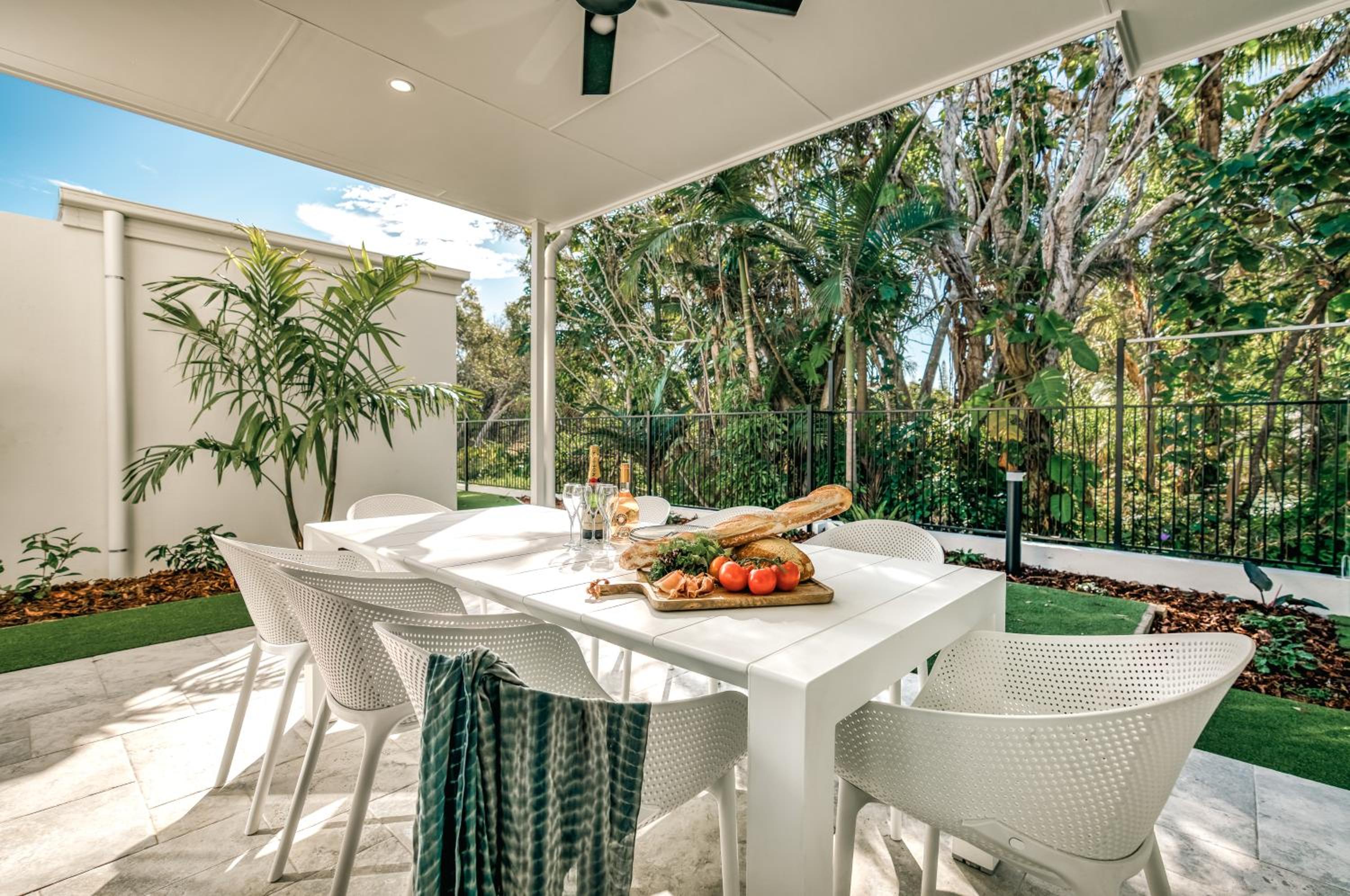Essence Peregian Beach Resort - Lily 4 Bedroom Luxury Home with Private Pool