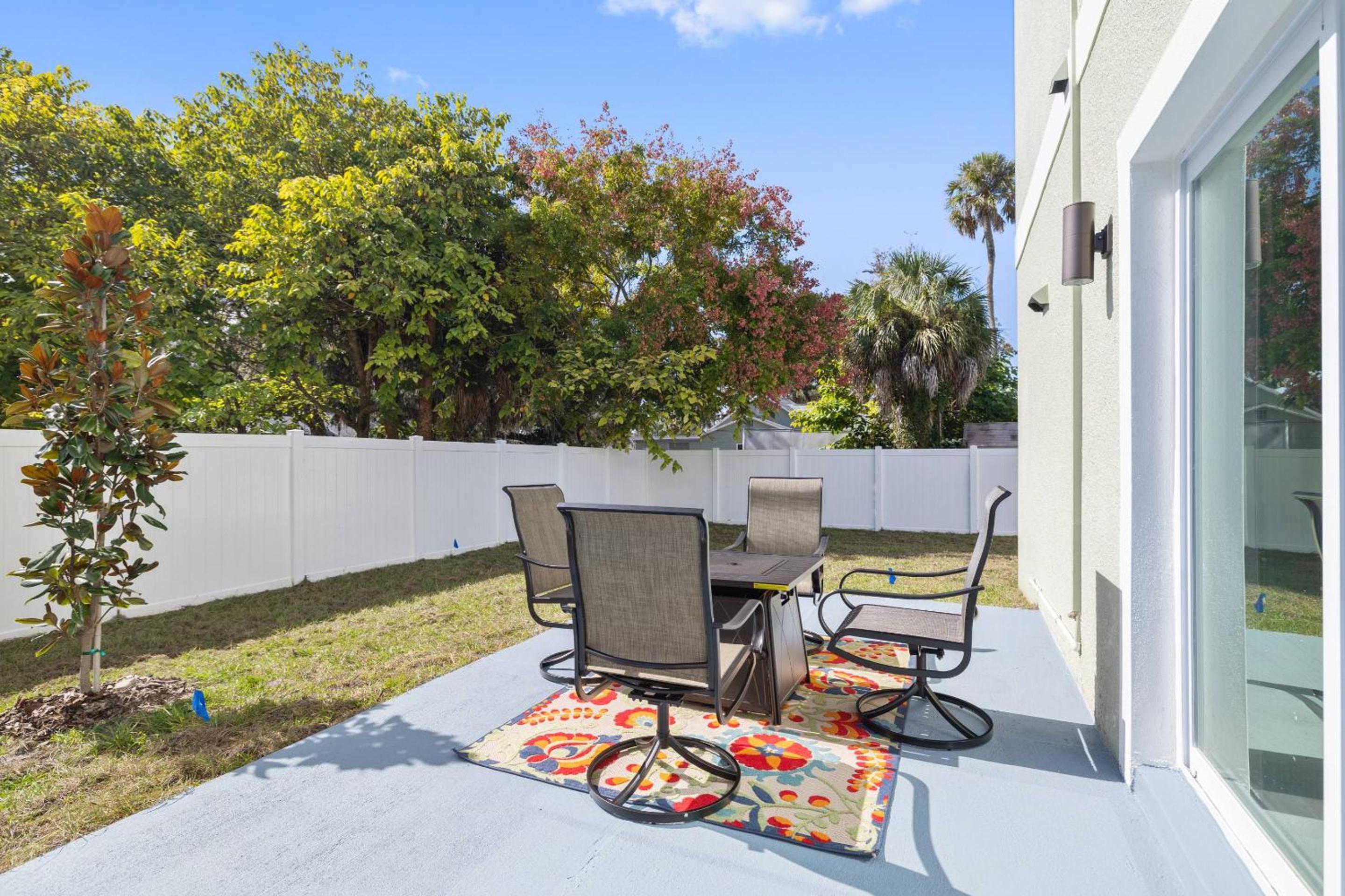 The Queen of Port Richey view 4