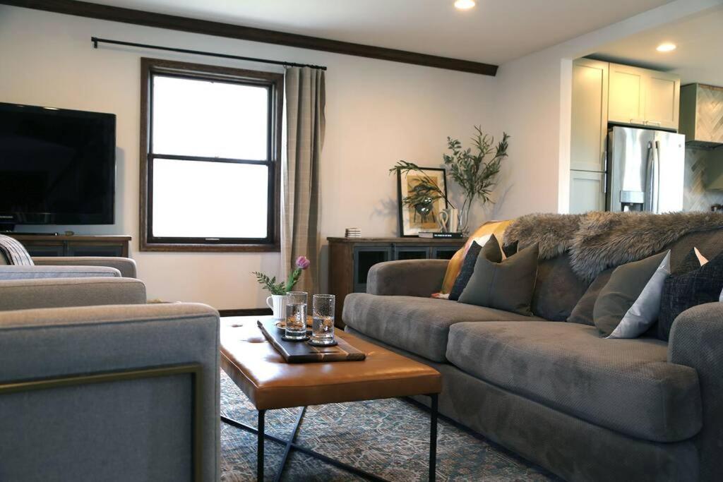Luxurious Bozeman Villa with River access, near the famous Bozeman Hot Springs