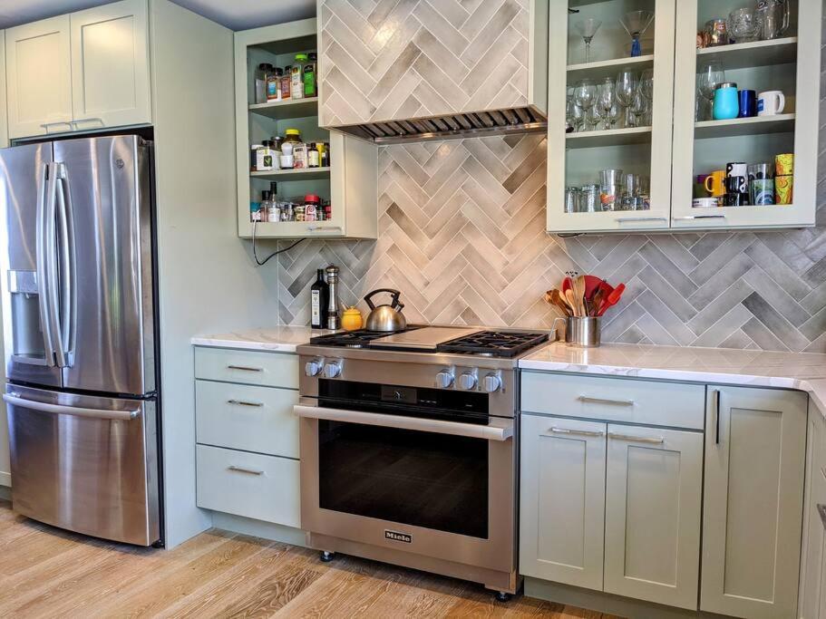 Luxurious Bozeman Villa with River access, near the famous Bozeman Hot Springs