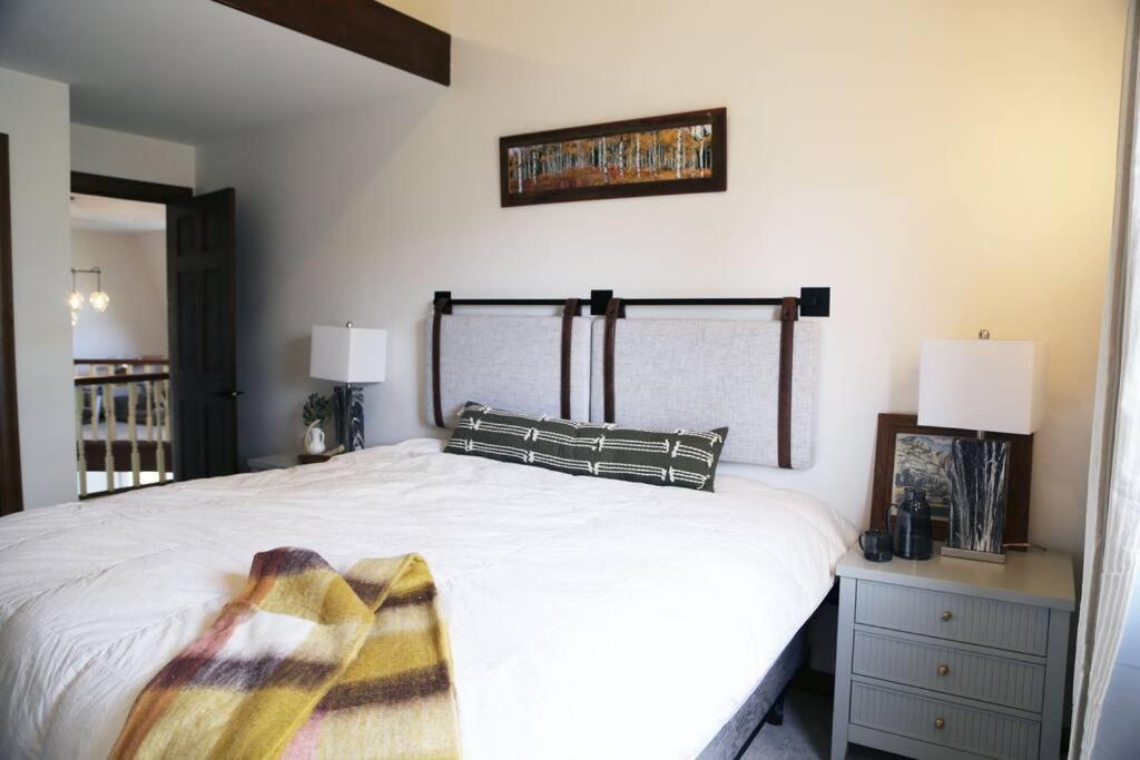 Luxurious Bozeman Villa with River access, near the famous Bozeman Hot Springs