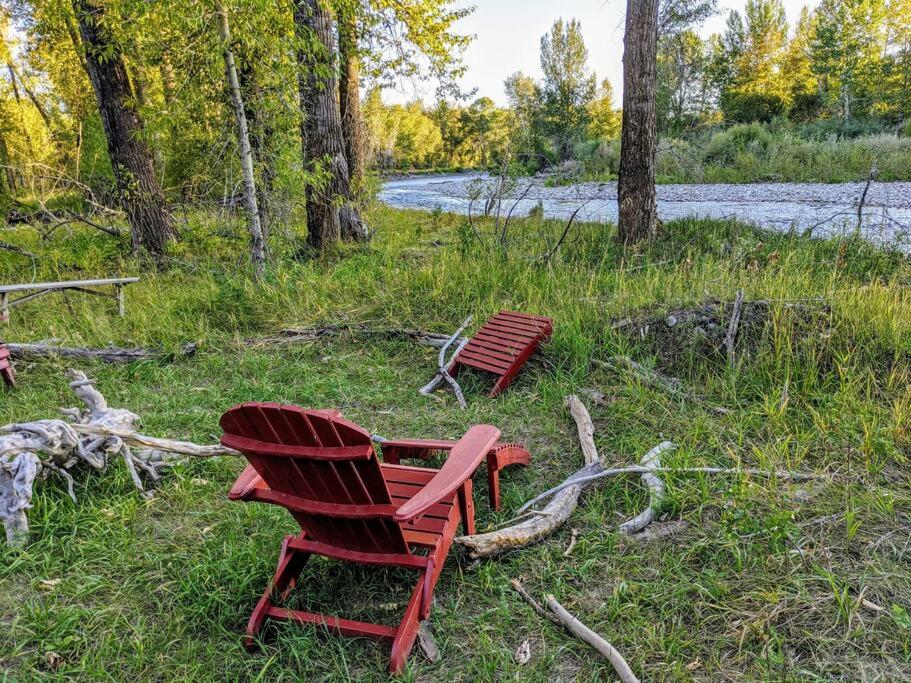 Luxurious Bozeman Villa with River access, near the famous Bozeman Hot Springs