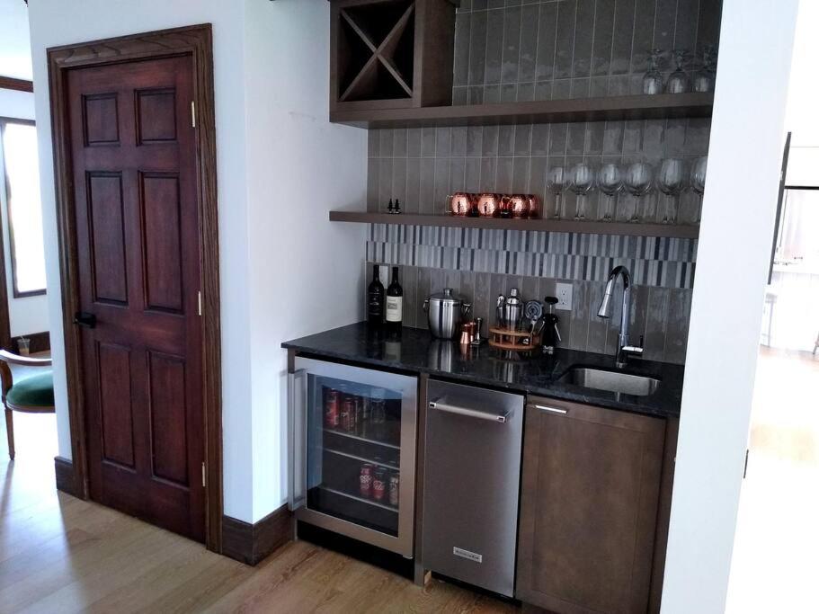 Luxurious Bozeman Villa with River access, near the famous Bozeman Hot Springs