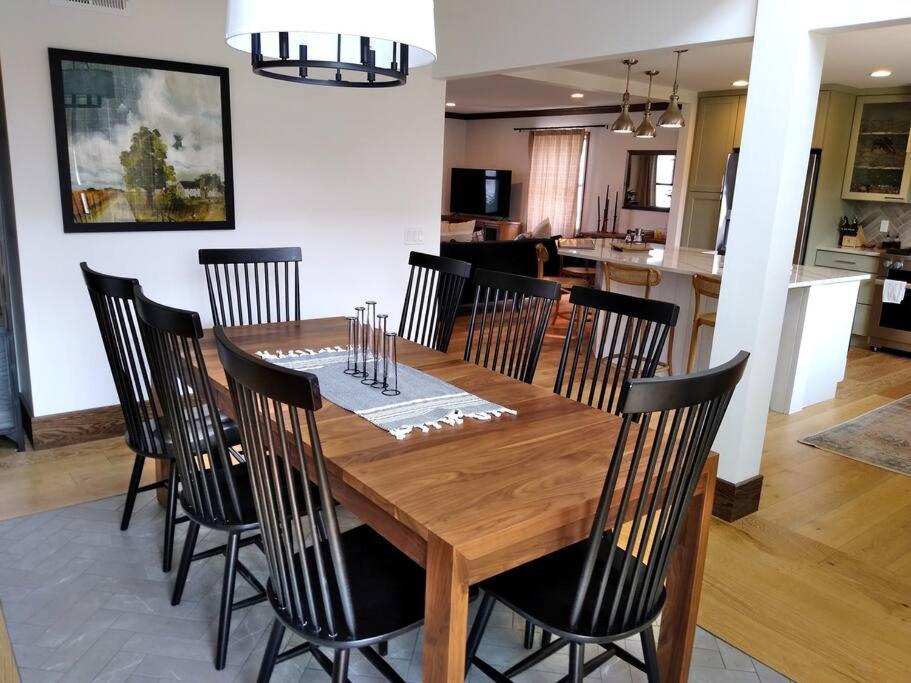 Luxurious Bozeman Villa with River access, near the famous Bozeman Hot Springs