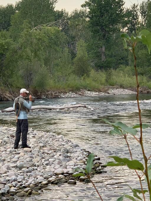 Luxurious Bozeman Villa with River access, near the famous Bozeman Hot Springs