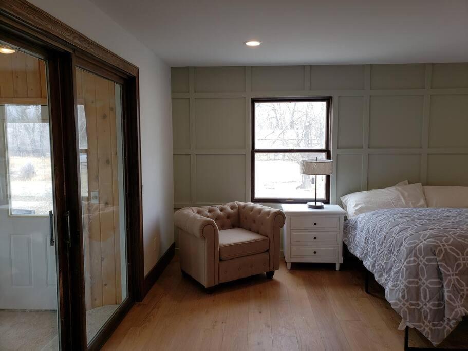 Luxurious Bozeman Villa with River access, near the famous Bozeman Hot Springs