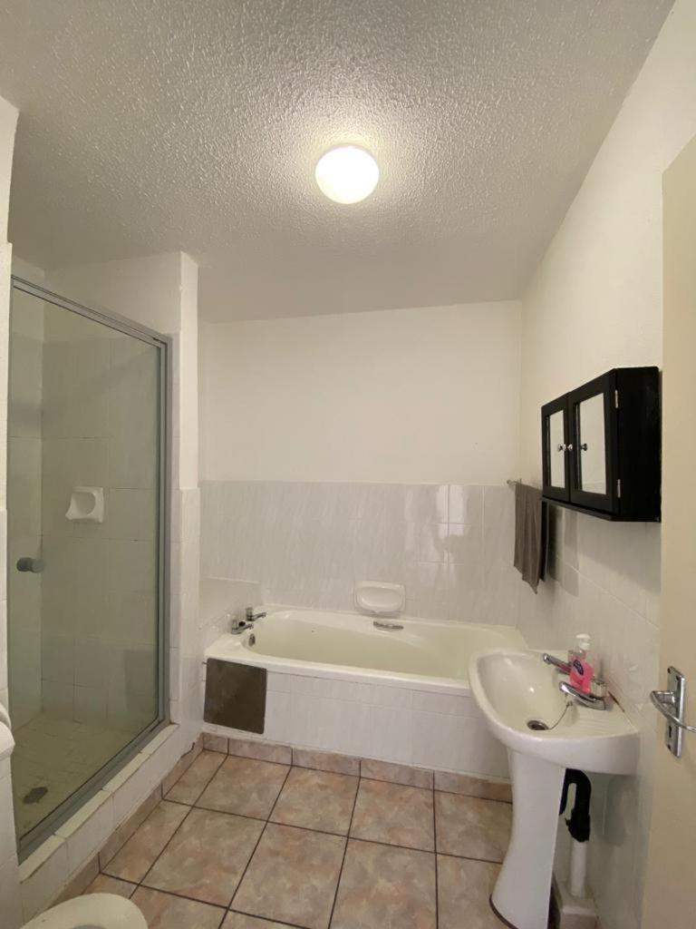 Photo 33