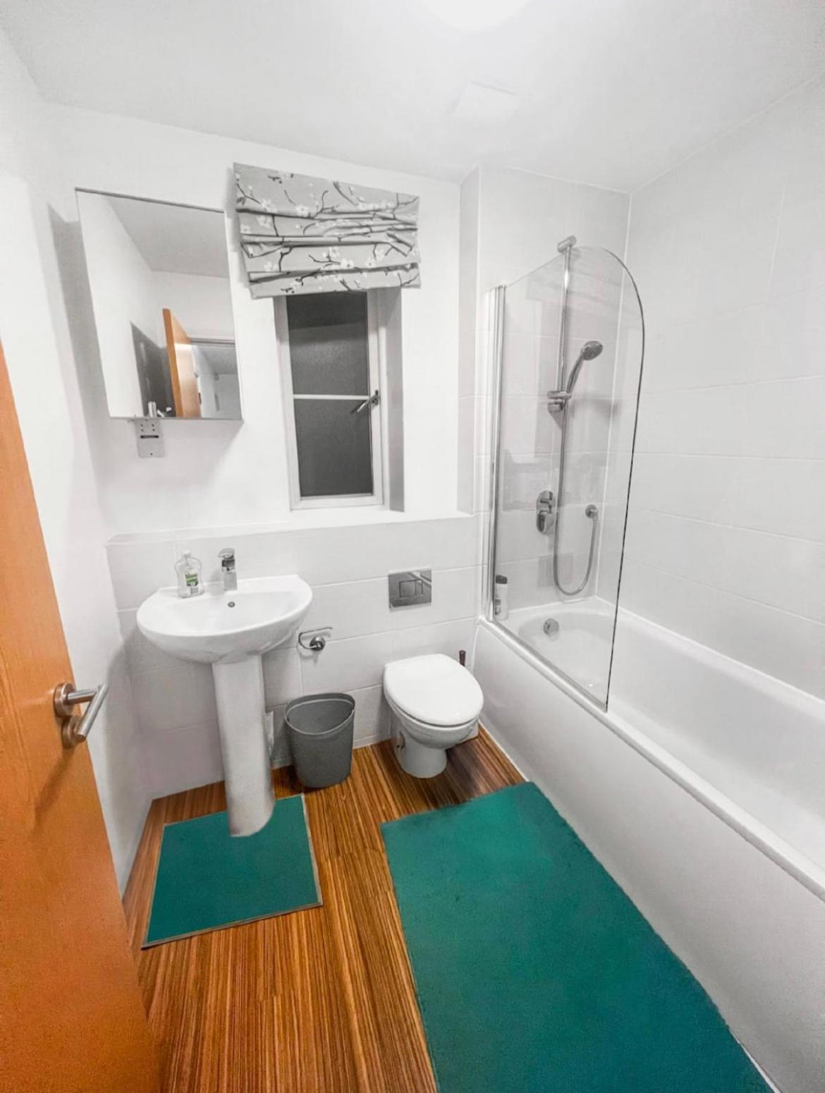 Private Rooms at Oxley Comfy House - Milton Keynes - Near M1 J14 view 2