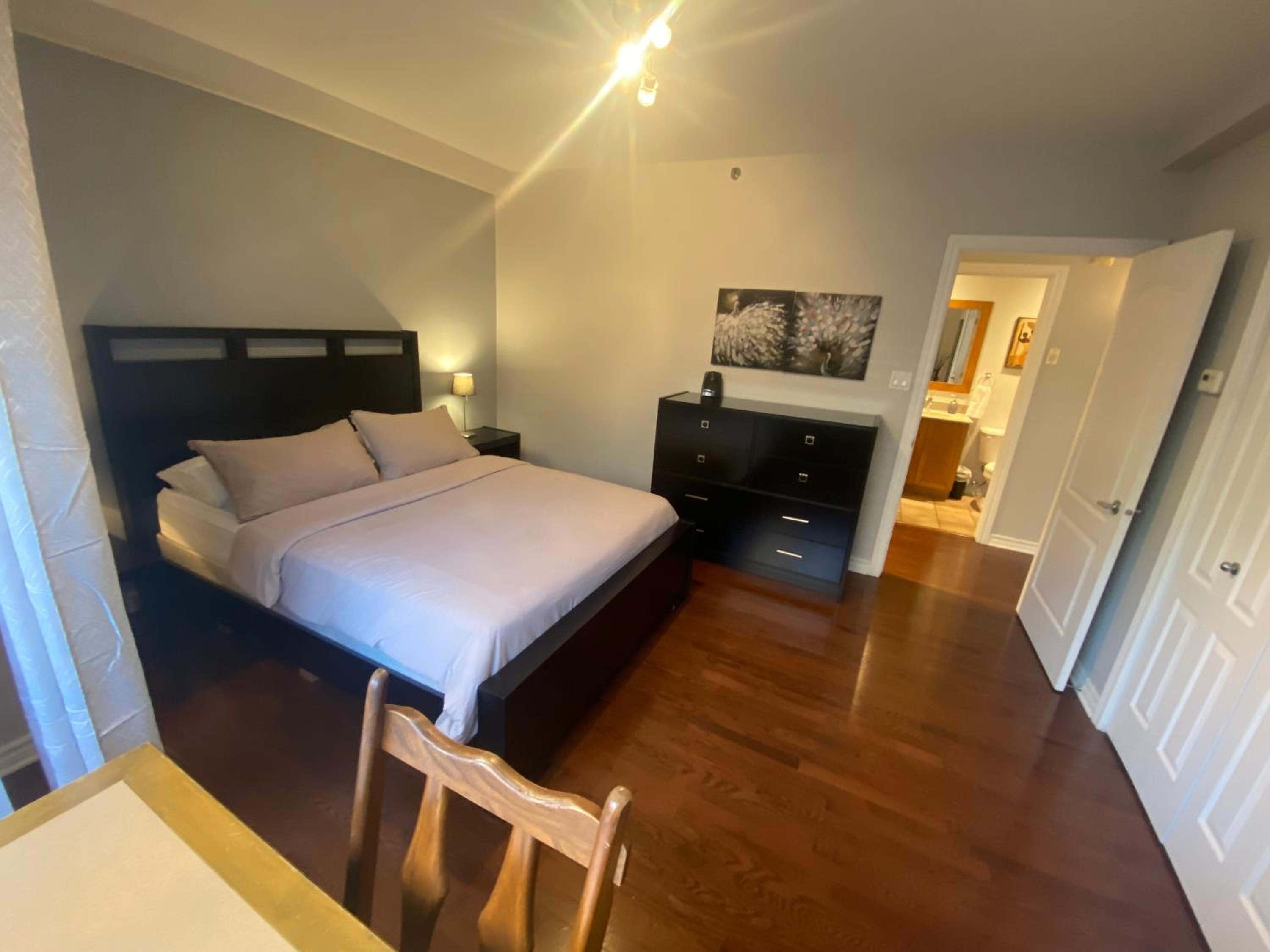 ApartHotelMontreal by Les Terrasses Saint Urbain 2225I2