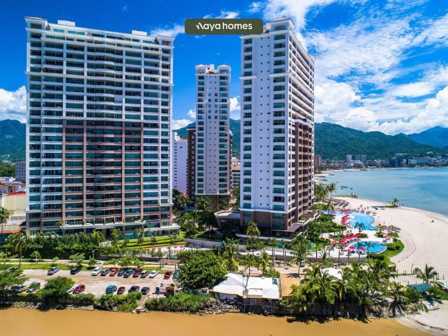 Beachfront Condo - Private Jacuzzi w/ Ocean View
