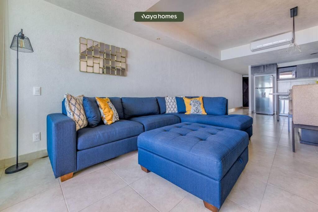 Beachfront Condo - Private Jacuzzi w/ Ocean View