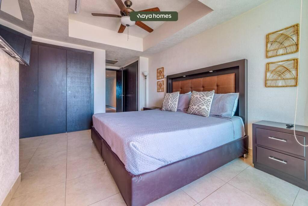 Beachfront Condo - Private Jacuzzi w/ Ocean View