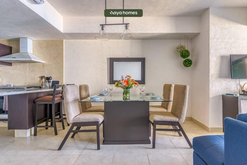 Beachfront Condo - Private Jacuzzi w/ Ocean View