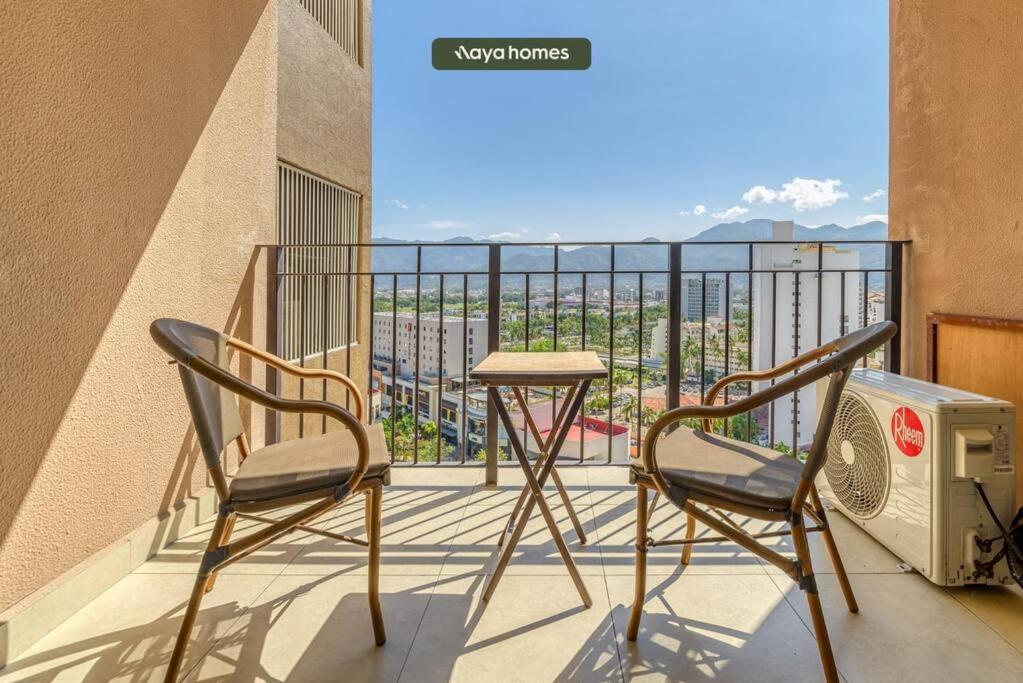 Beachfront Condo - Private Jacuzzi w/ Ocean View