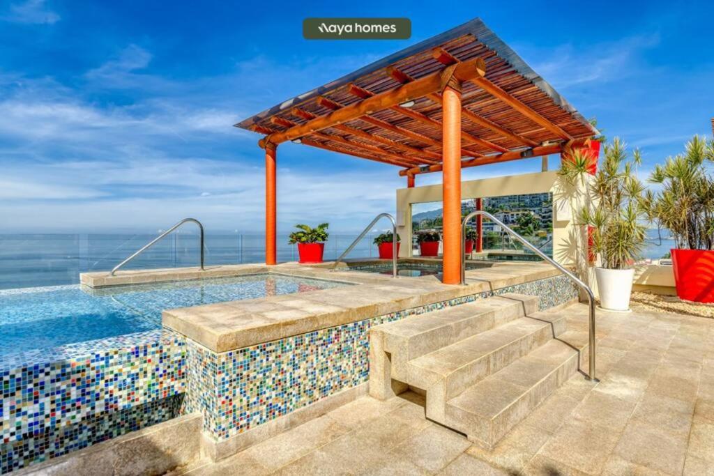 Chic Studio w/Rooftop Pool - Ocean View - King Bed view 3