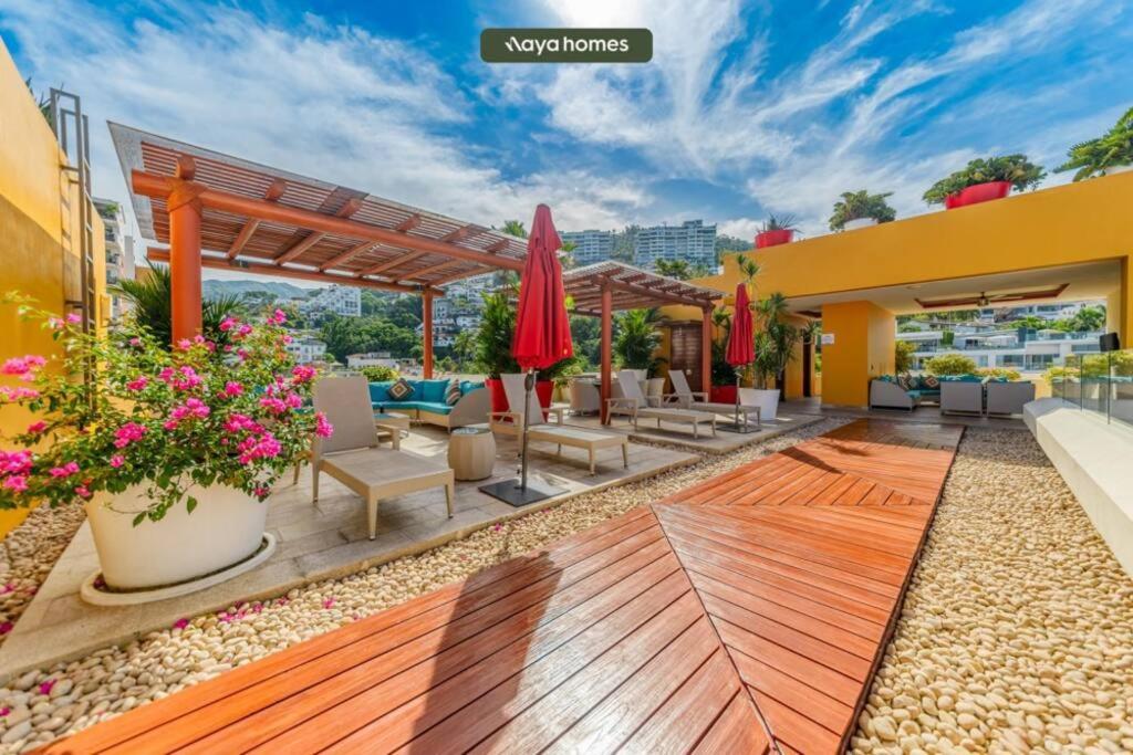 Chic Studio w/Rooftop Pool - Ocean View - King Bed view 5