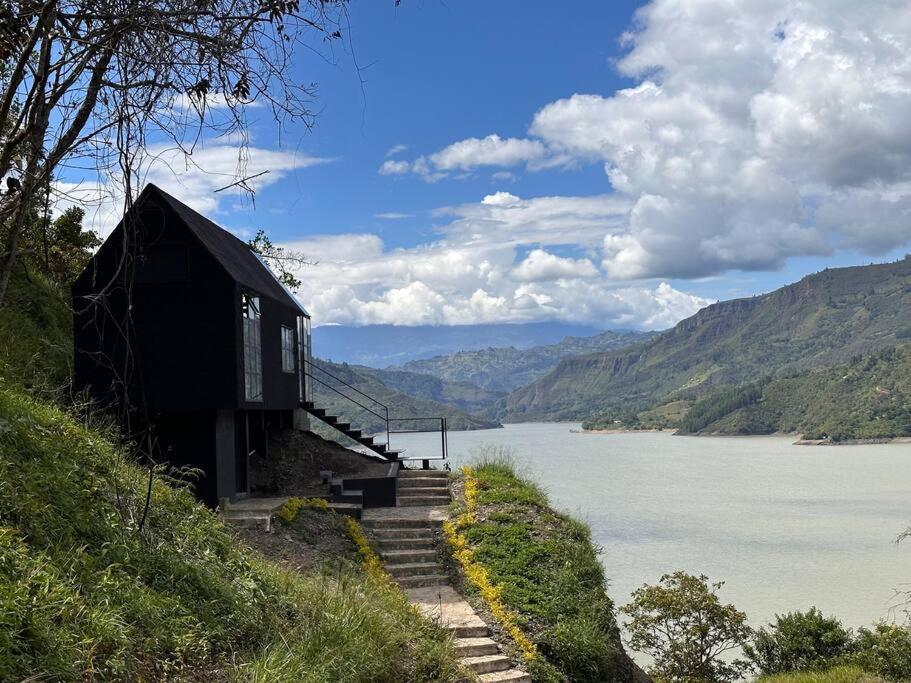 Casa Lanzo, montañas y lago