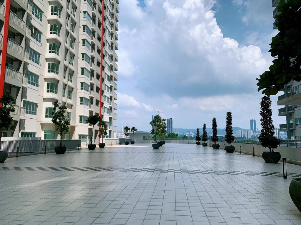 Corner KL Pool View RC Residence with High Internet Speed 500Mbps
