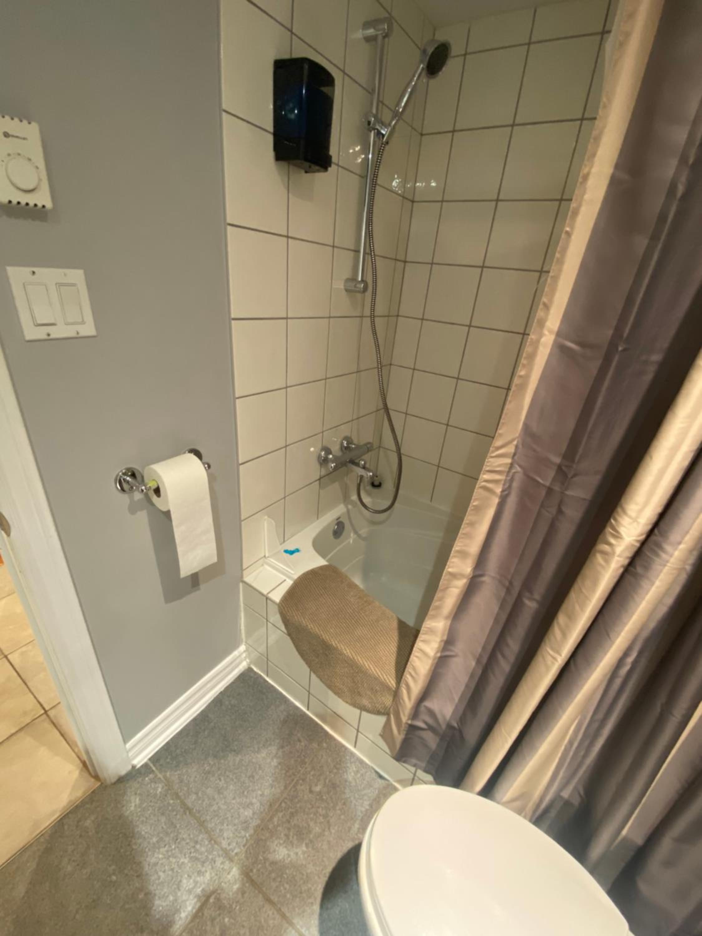 ApartHotelMontreal by Les Terrasses Saint Urbain 2225I2