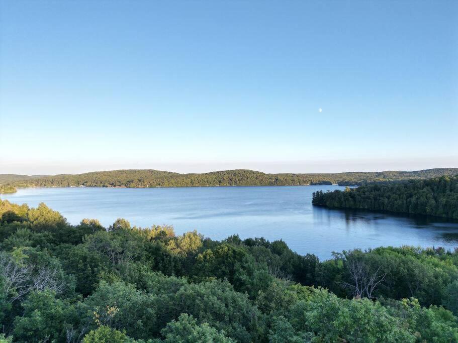Luxury Waterfront Cottage on Little Doe Lake