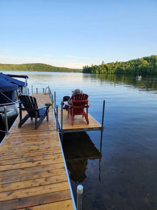 Luxury Waterfront Cottage on Little Doe Lake