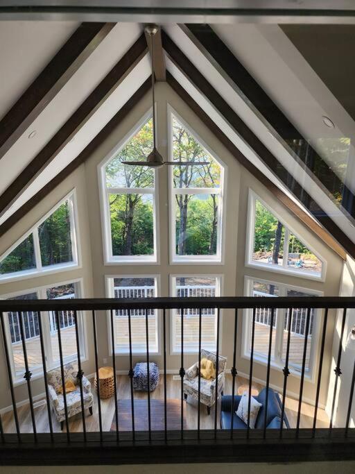 Luxury Waterfront Cottage on Little Doe Lake